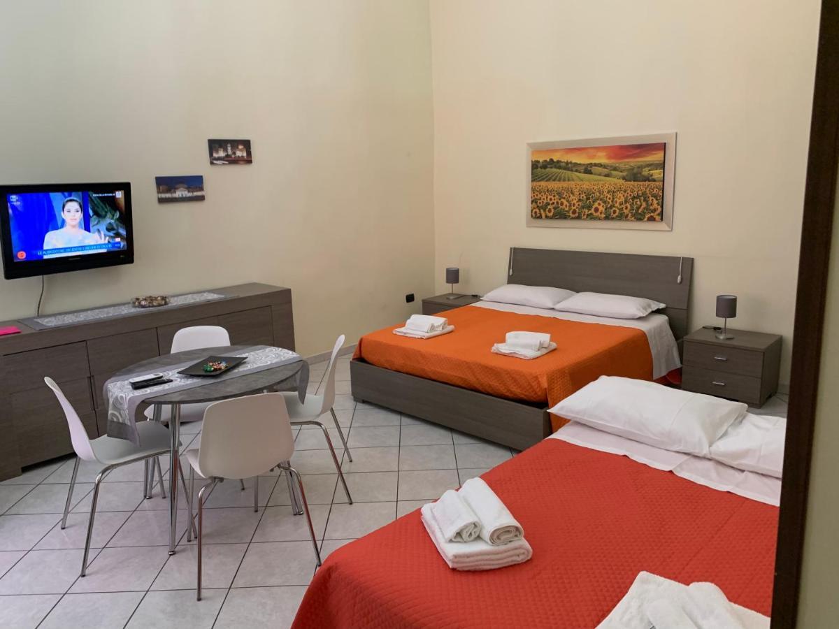 Villa Centro Storico Napoli La Casa Di Ciro Exterior foto