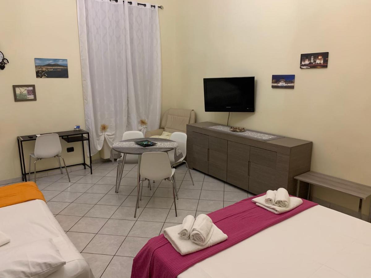 Villa Centro Storico Napoli La Casa Di Ciro Exterior foto